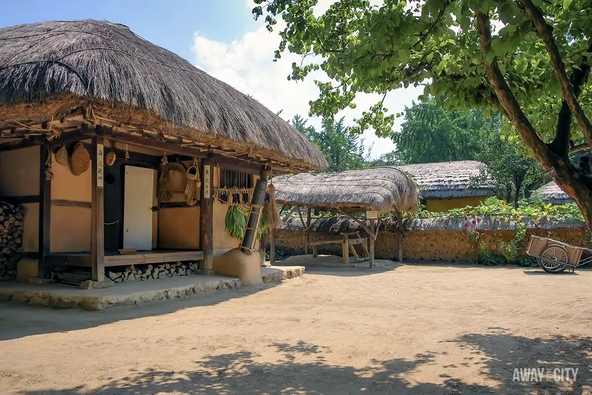 yongin-south-korea-homes-sokor-2015-korean-folk-village-in-yongin