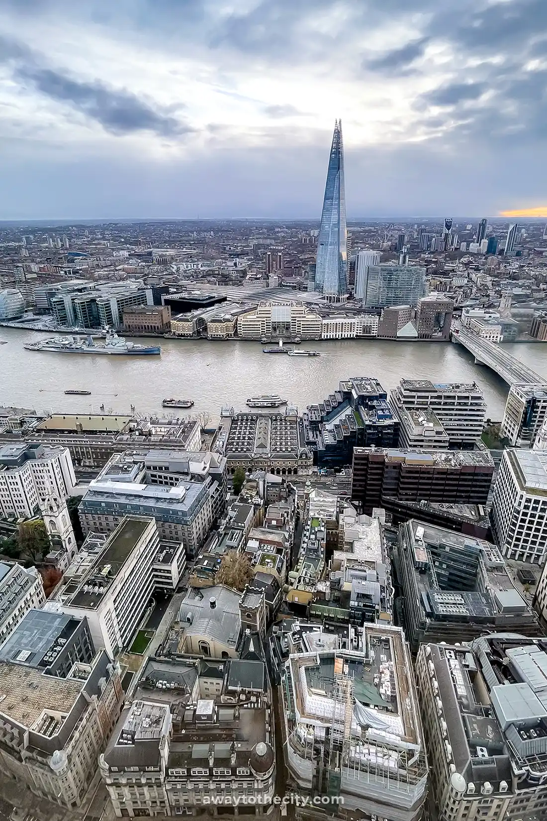 An expansive view of London's skyline from Sky Garden that shows the River Thames and The Shard.